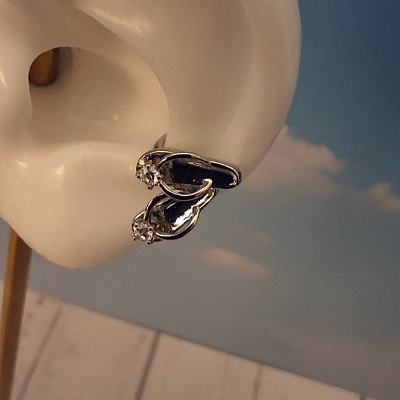 💥 Pretty Bird Flip-Flop Ear Cuffs – Silver-Tone with Sparkle Stones - Picture 3 of 9